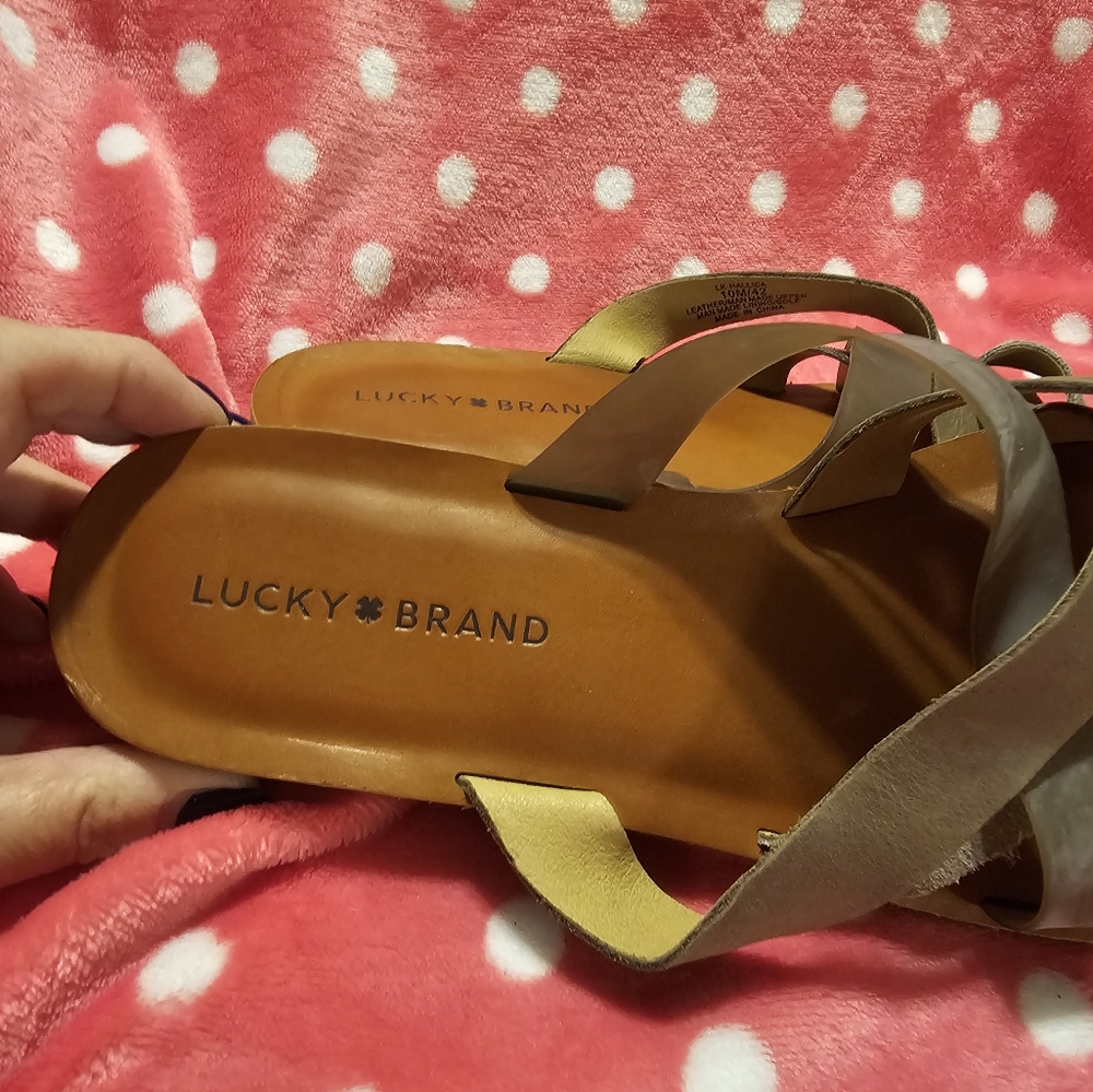 Lucky Brand Flip Flops - Picture 2 of 3